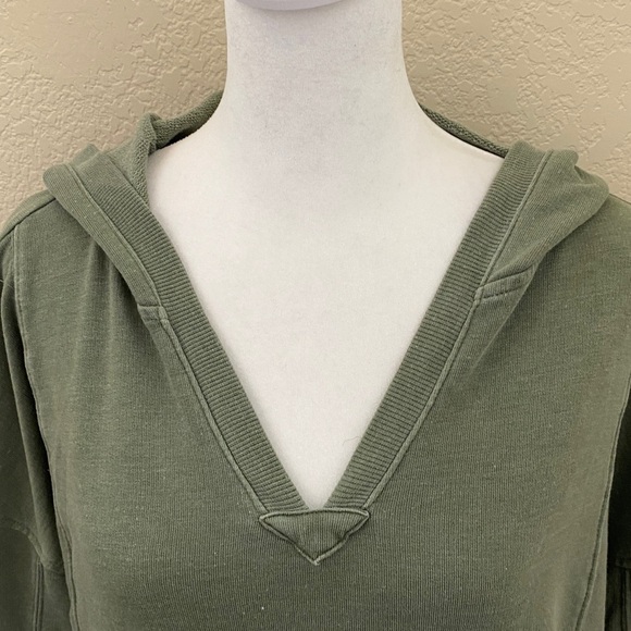 Time and Tru Sage/Olive Green V-Neck Hoodie. Size XL. (16/18). Front Pocket. - Picture 3 of 12